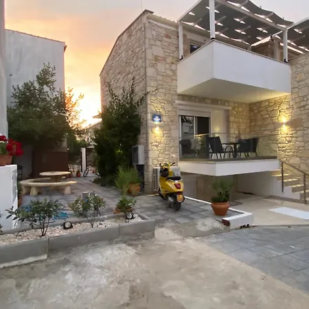 Sun & Stone House * Polychrono