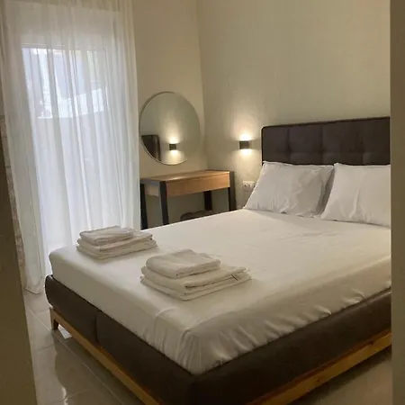 Sun & Stone House * Políhrono