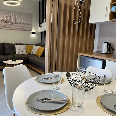 Sun & Stone House * Políhrono