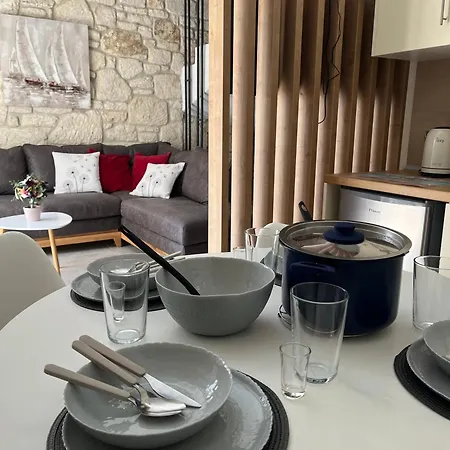 Sun & Stone House Apartman