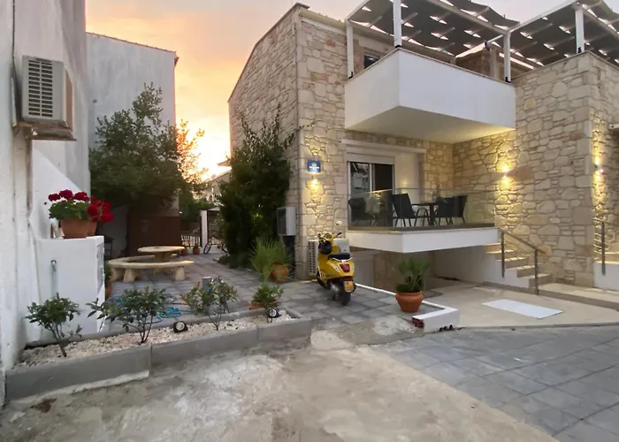 Sun&stone House * Polychrono