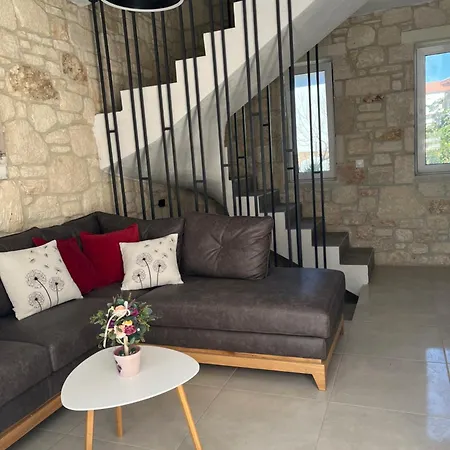 Sun & Stone House * Polychrono