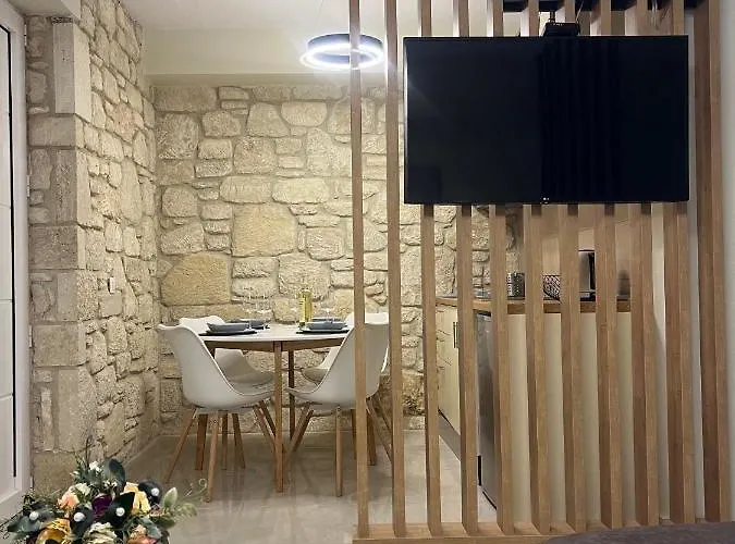 Sun & Stone House Апартаменты Полихроно
